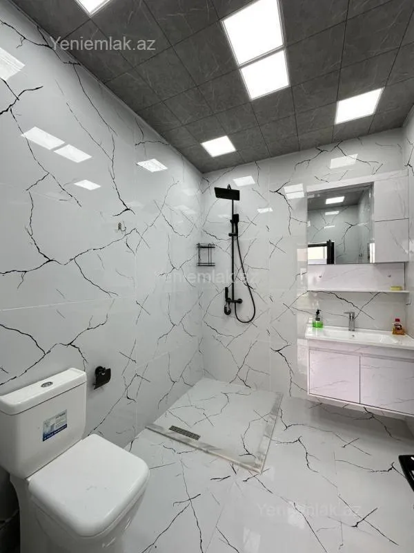 Satılır 4 otaqlı həyət evi 300 m²