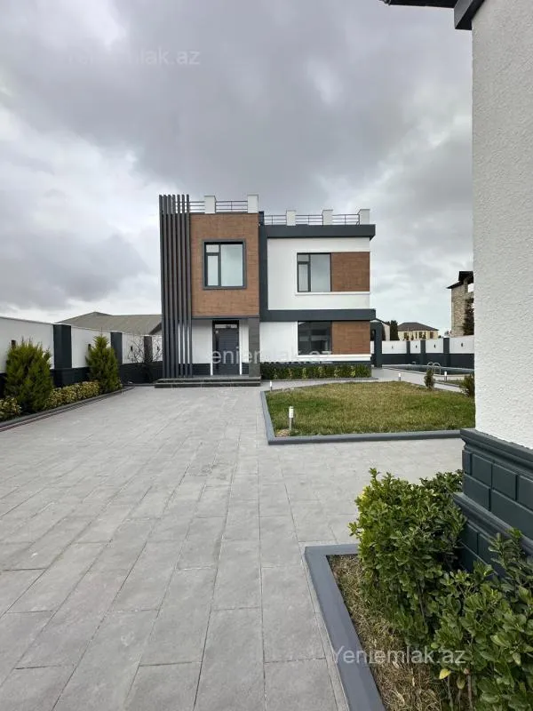 Satılır 4 otaqlı həyət evi 300 m²