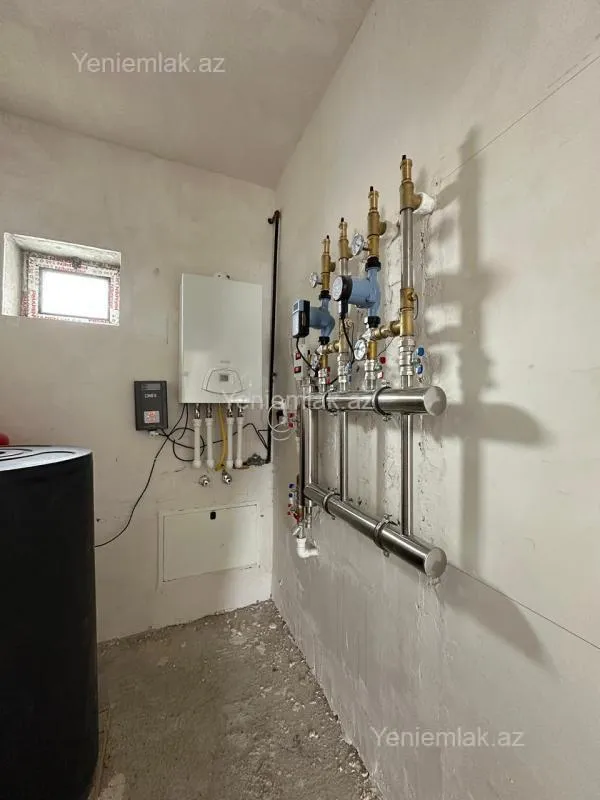 Satılır 4 otaqlı həyət evi 300 m²