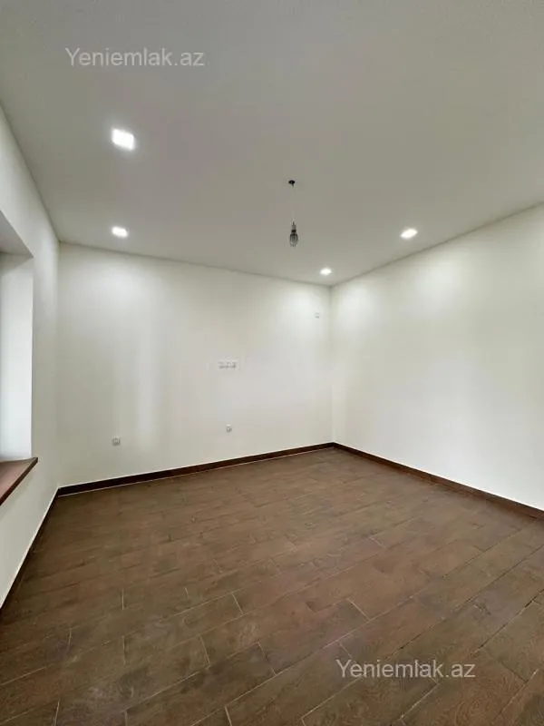 Satılır 4 otaqlı həyət evi 300 m²