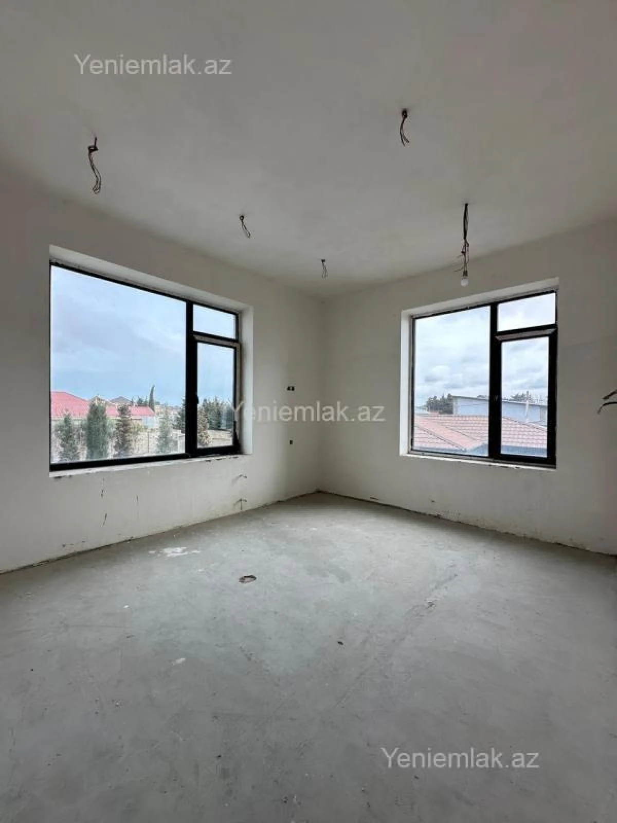 Satılır 4 otaqlı həyət evi 300 m²