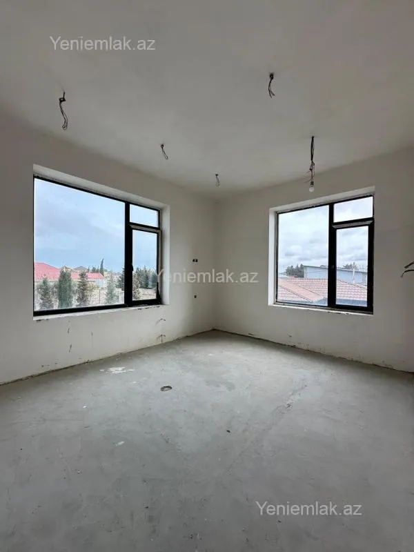 Satılır 4 otaqlı həyət evi 300 m²