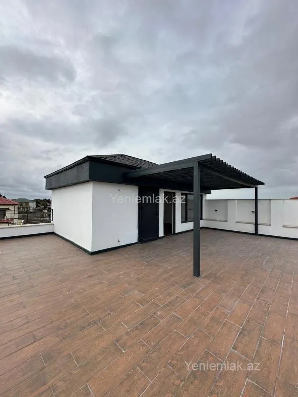 Satılır 4 otaqlı həyət evi 300 m²