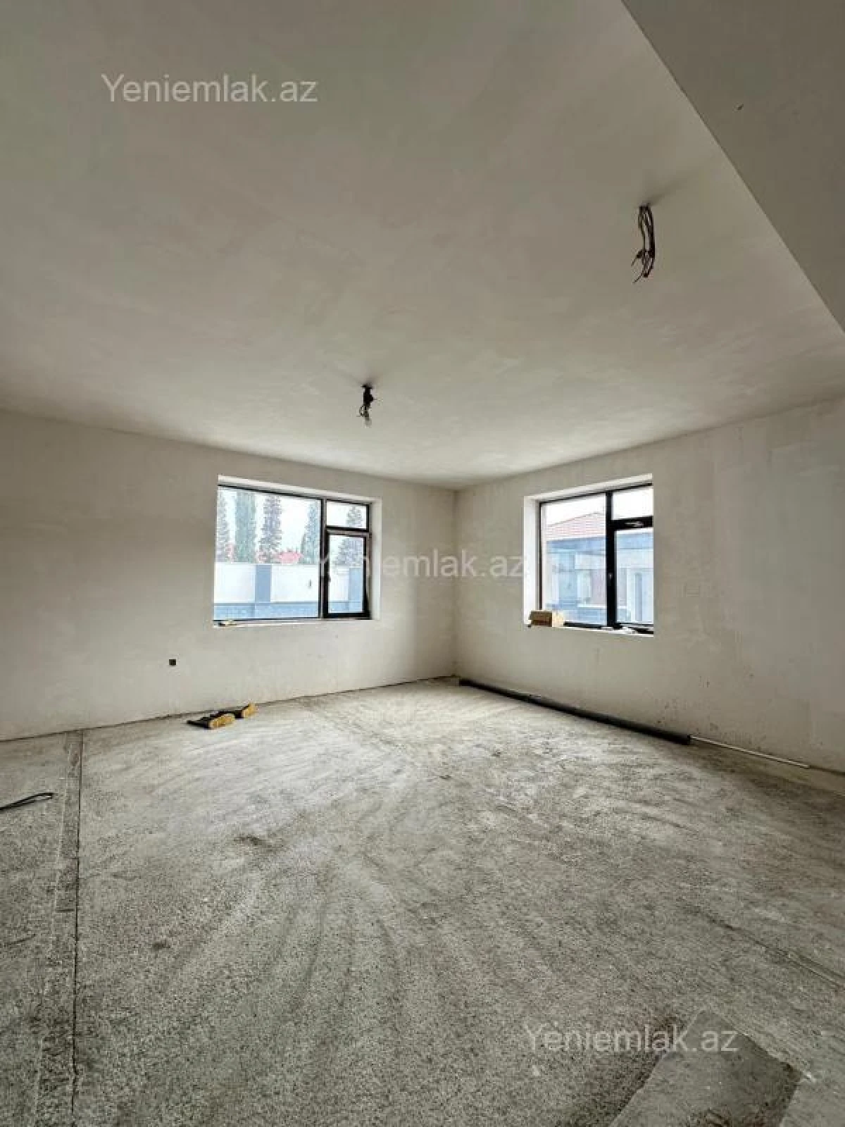 Satılır 4 otaqlı həyət evi 300 m²