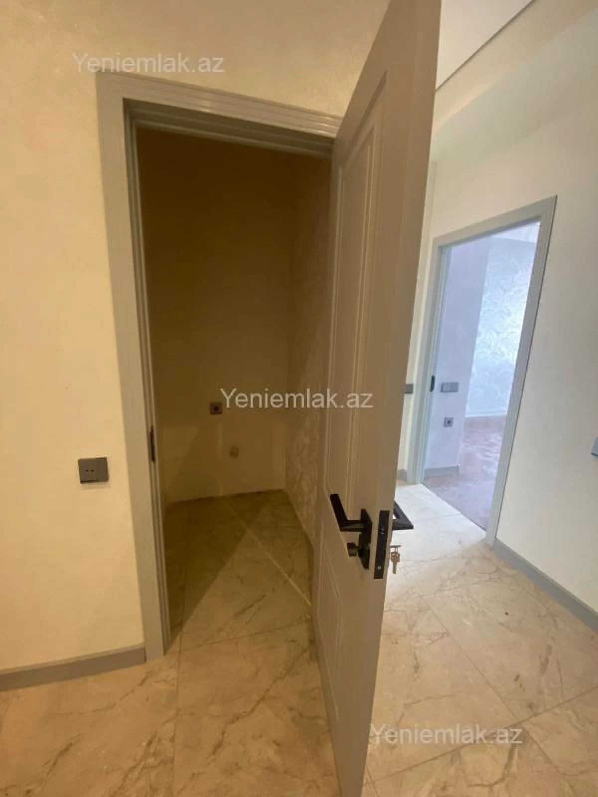 Satılır 3 otaqlı yeni tikili 100 m²