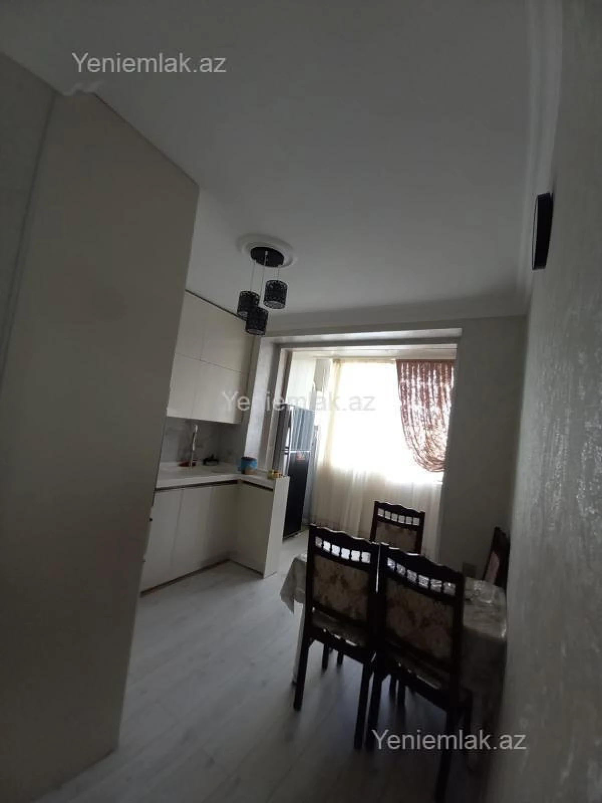Satılır 3 otaqlı köhnə tikili 85 m²