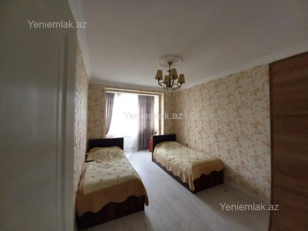 Satılır 3 otaqlı köhnə tikili 85 m²