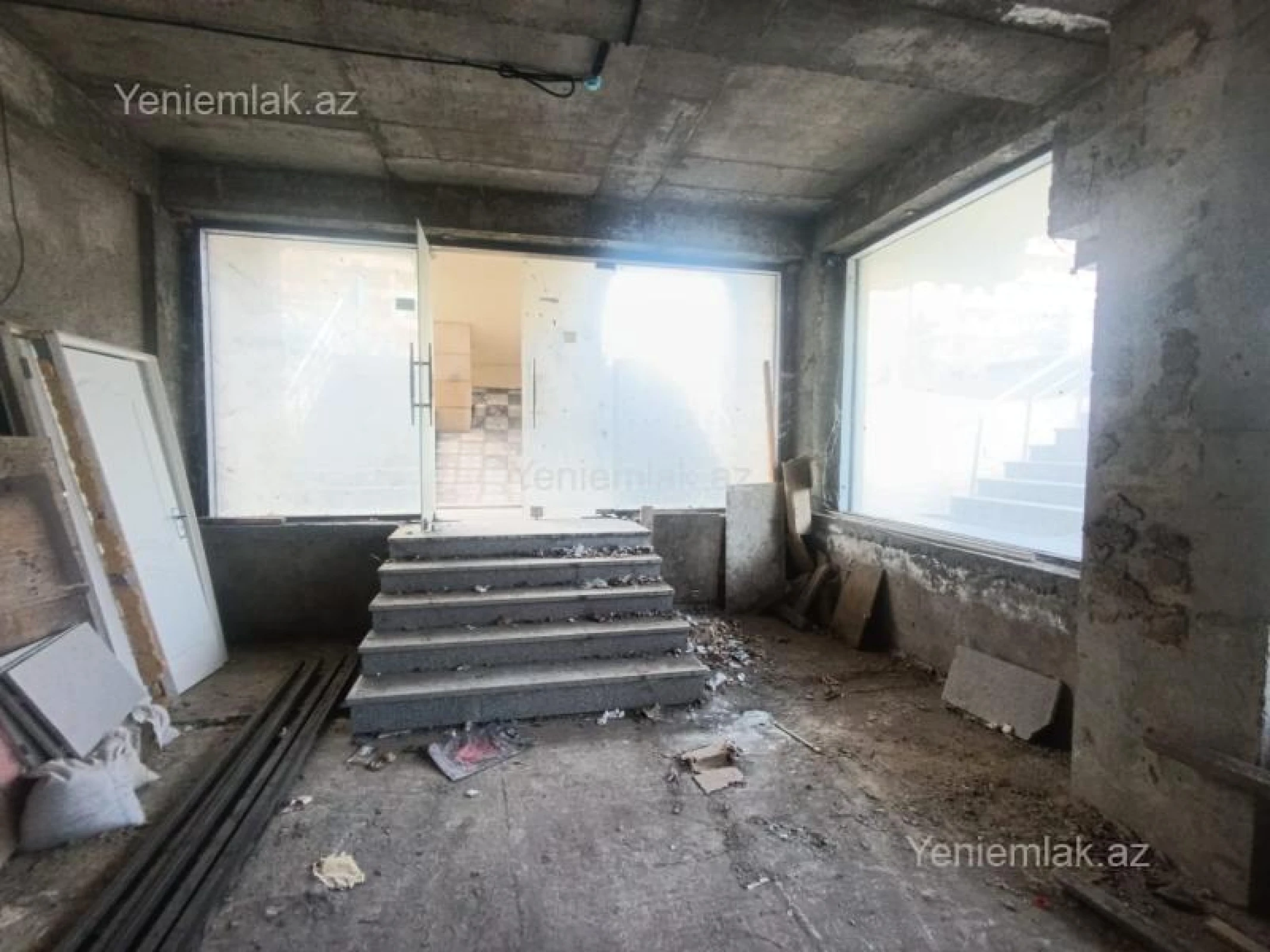 Satılır 4 otaqlı obyekt 145 m²