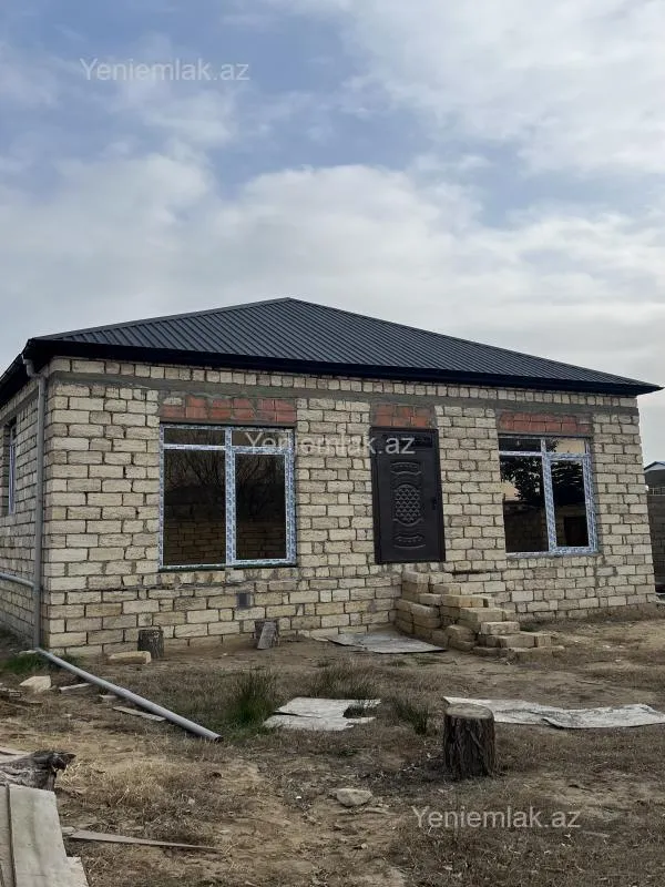 Satılır 4 otaqlı həyət evi 100 m²