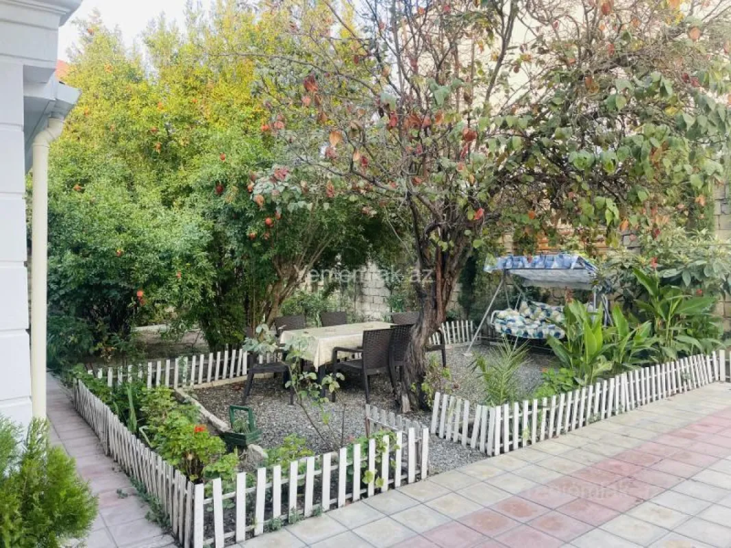 Satılır 4 otaqlı həyət evi 130 m²