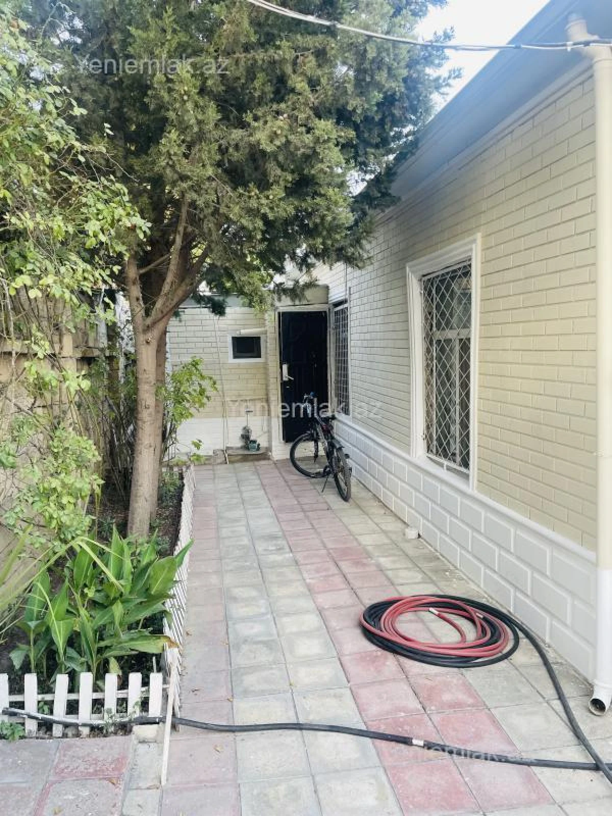 Satılır 4 otaqlı həyət evi 130 m²