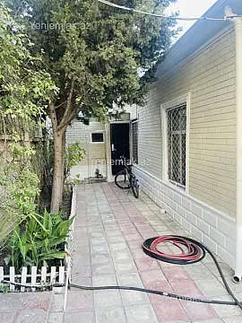 Satılır 4 otaqlı həyət evi 130 m²