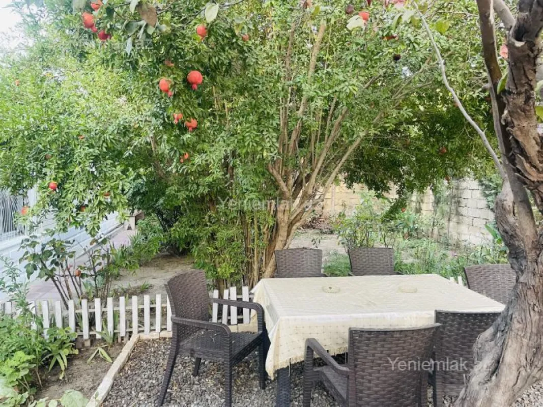 Satılır 4 otaqlı həyət evi 130 m²