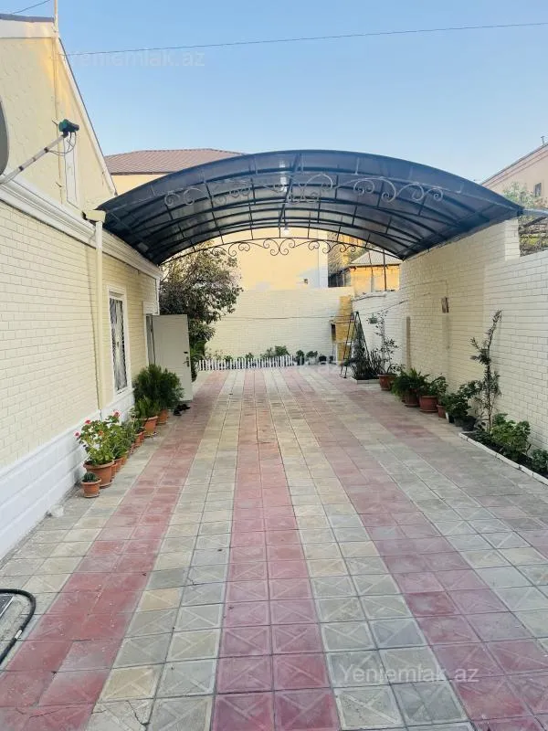 Satılır 4 otaqlı həyət evi 130 m²