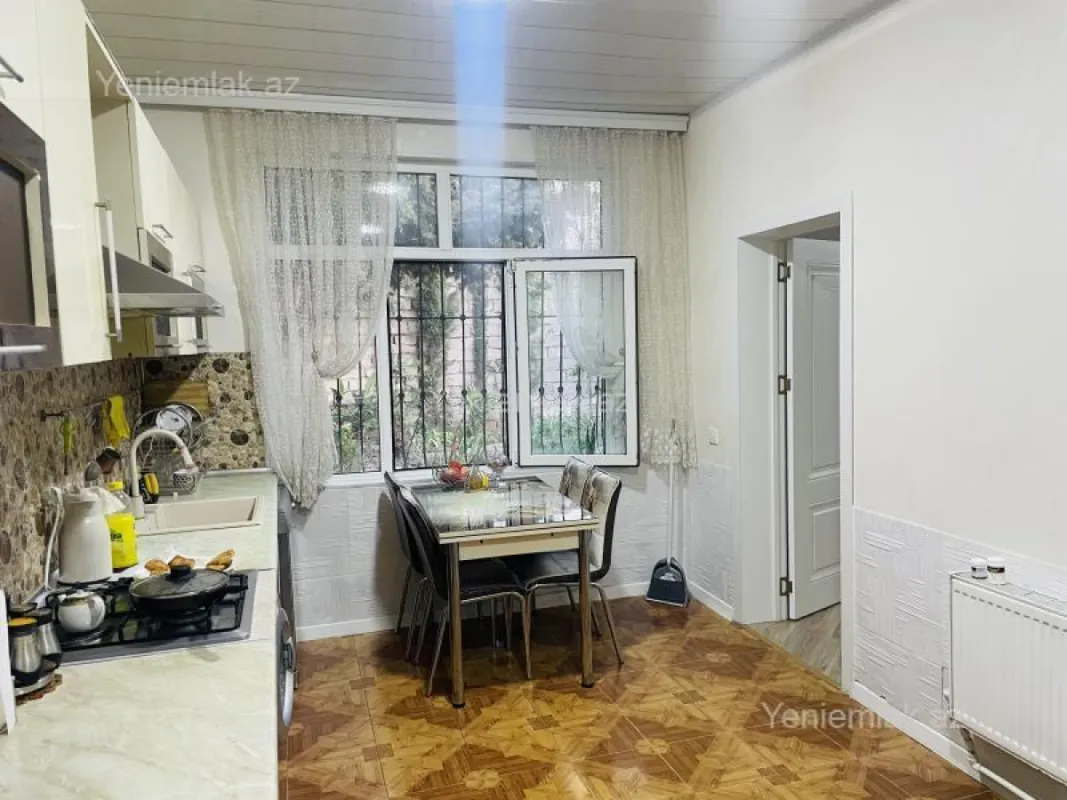 Satılır 4 otaqlı həyət evi 130 m²