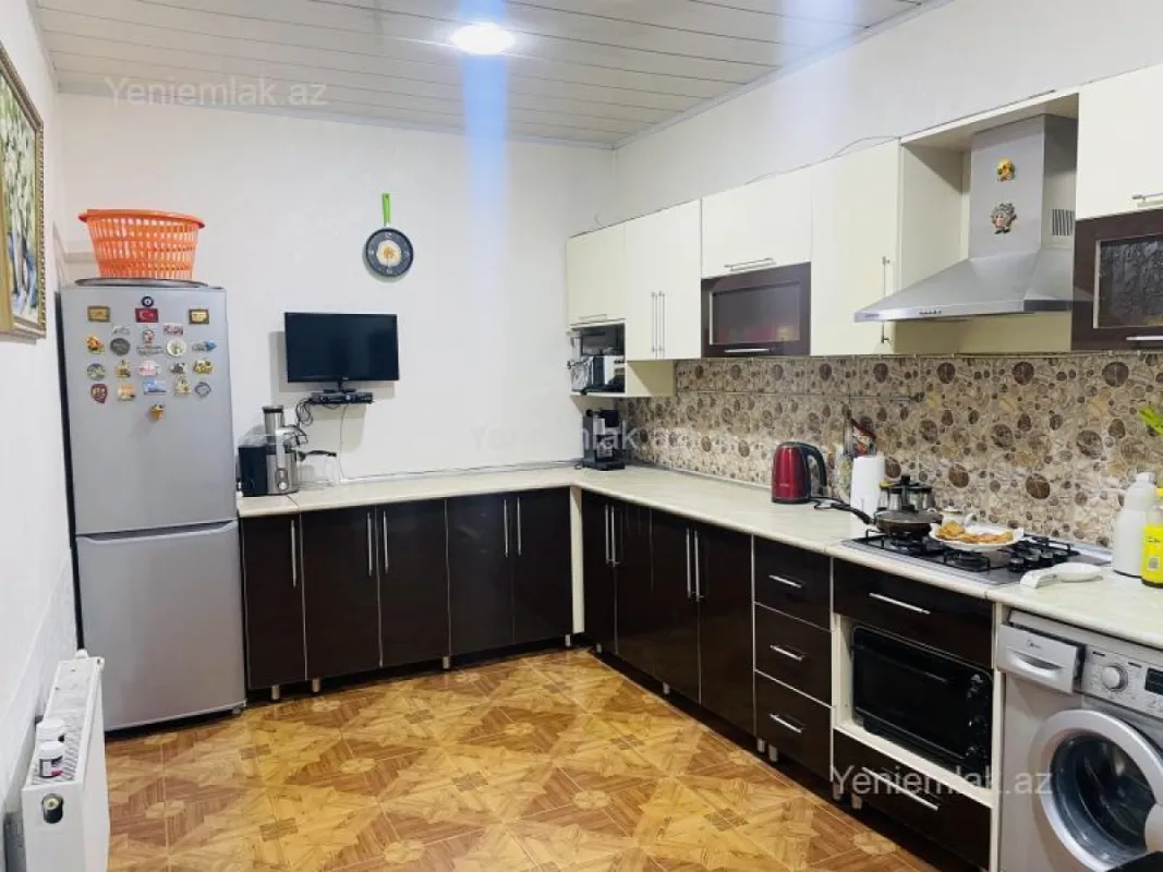 Satılır 4 otaqlı həyət evi 130 m²