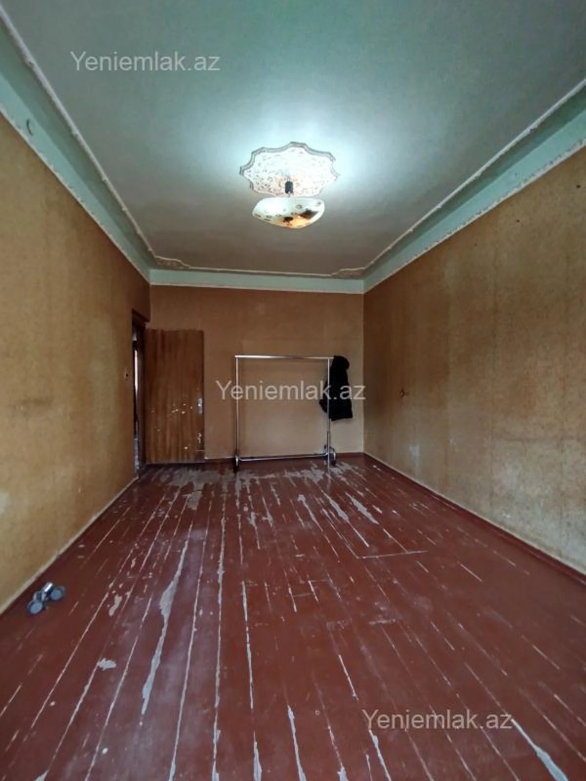 Satılır 3 otaqlı köhnə tikili 85 m²