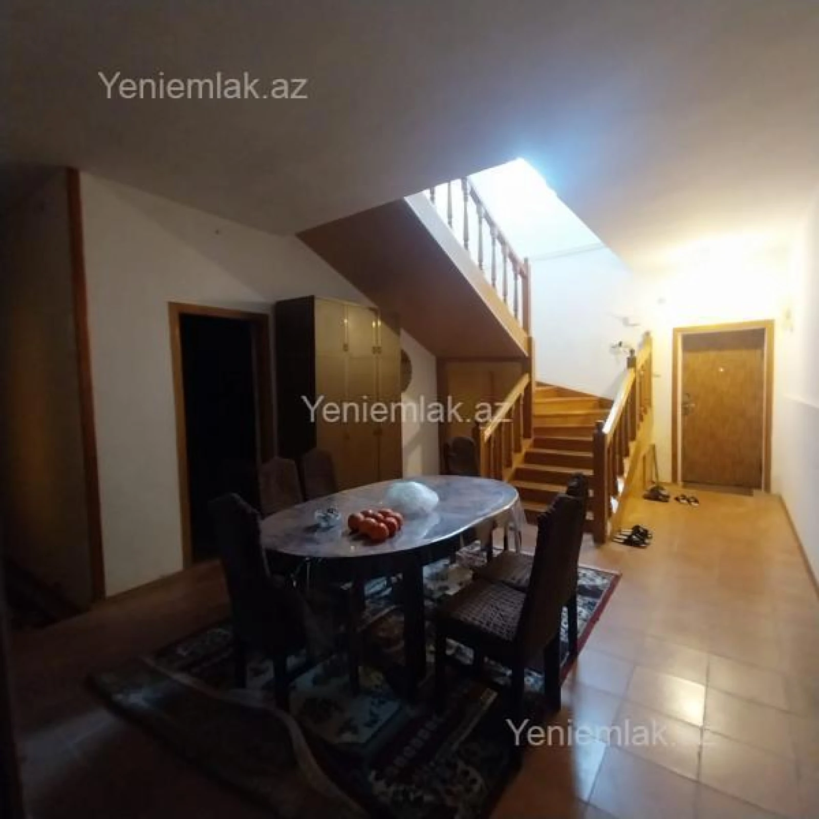 Satılır 4 otaqlı həyət evi 240 m²