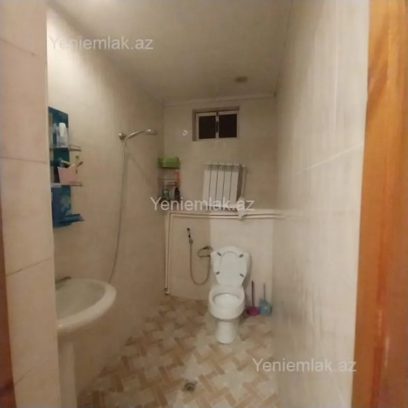 Satılır 4 otaqlı həyət evi 240 m²