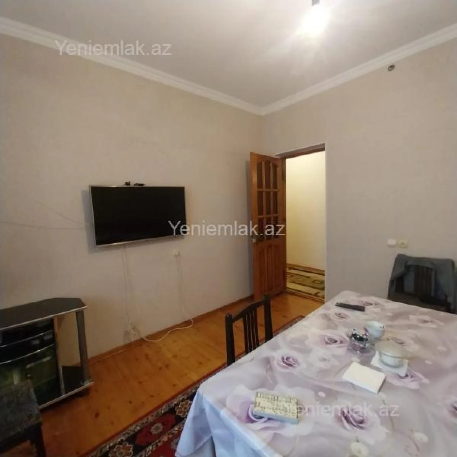 Satılır 4 otaqlı həyət evi 240 m²