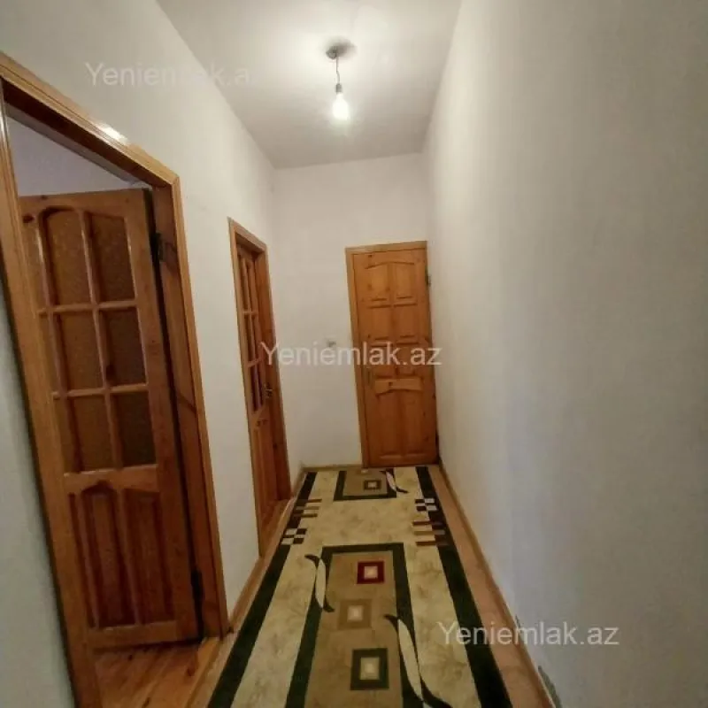 Satılır 4 otaqlı həyət evi 240 m²