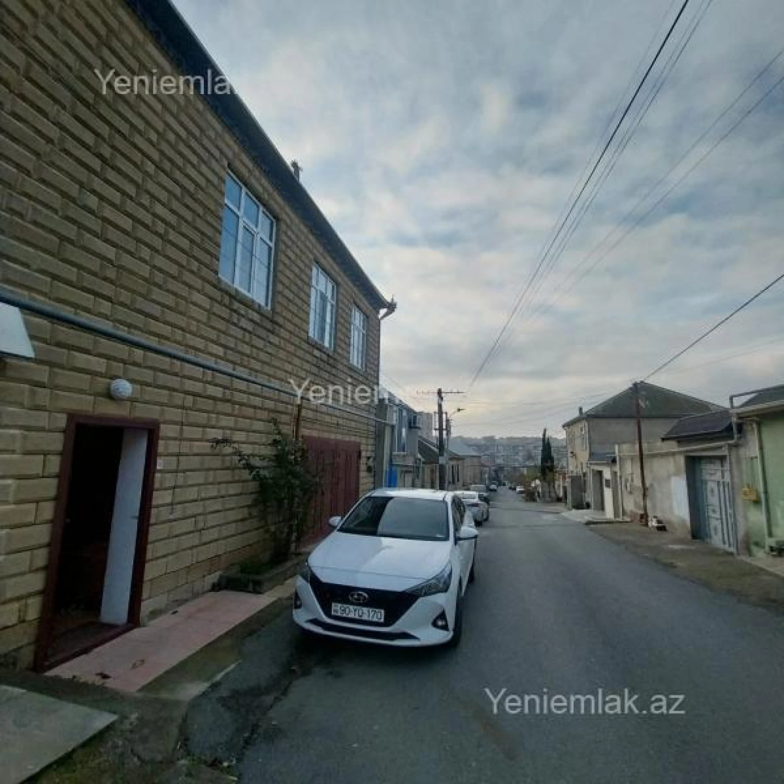 Satılır 4 otaqlı həyət evi 240 m²