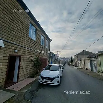 Satılır 4 otaqlı həyət evi 240 m²