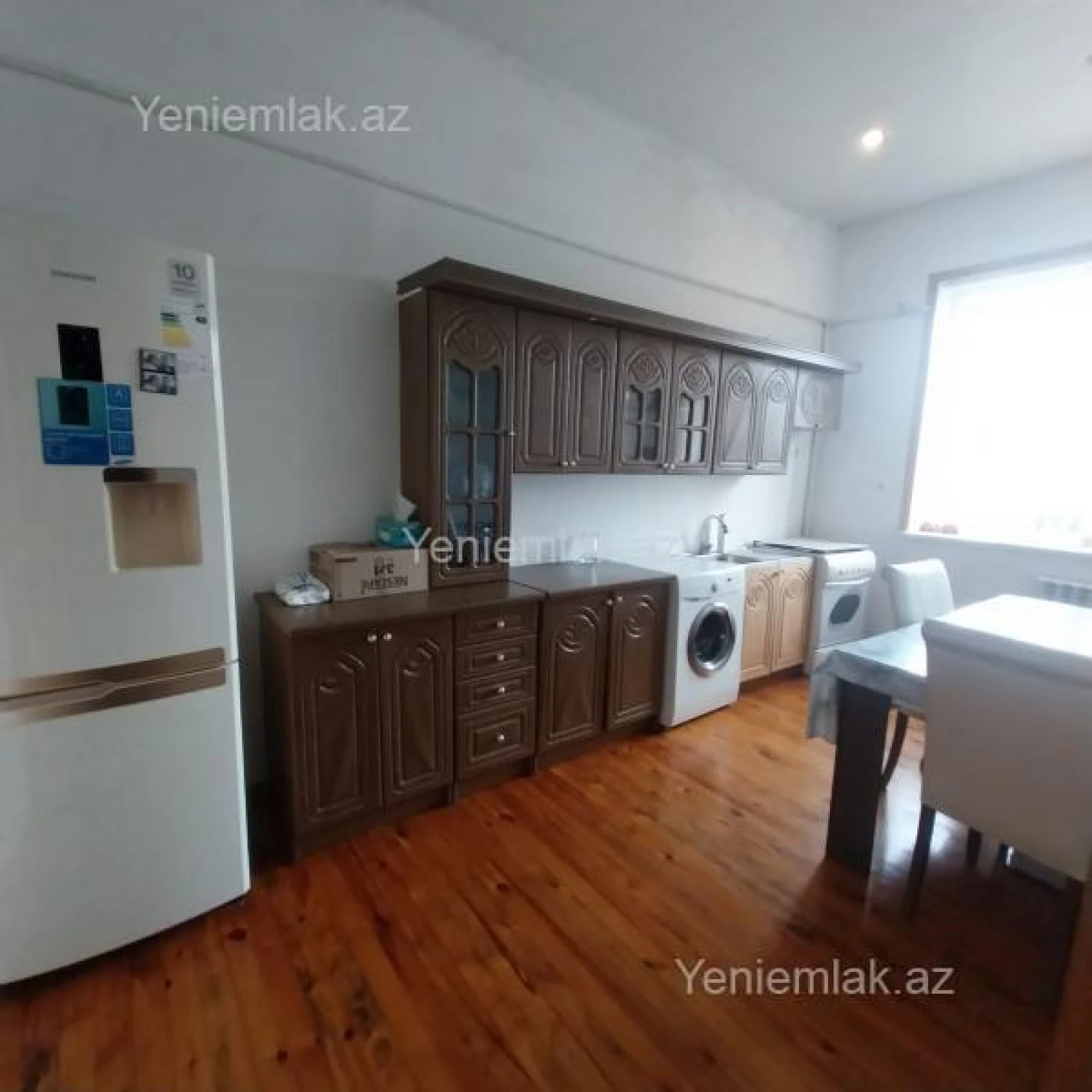 Satılır 4 otaqlı həyət evi 240 m²