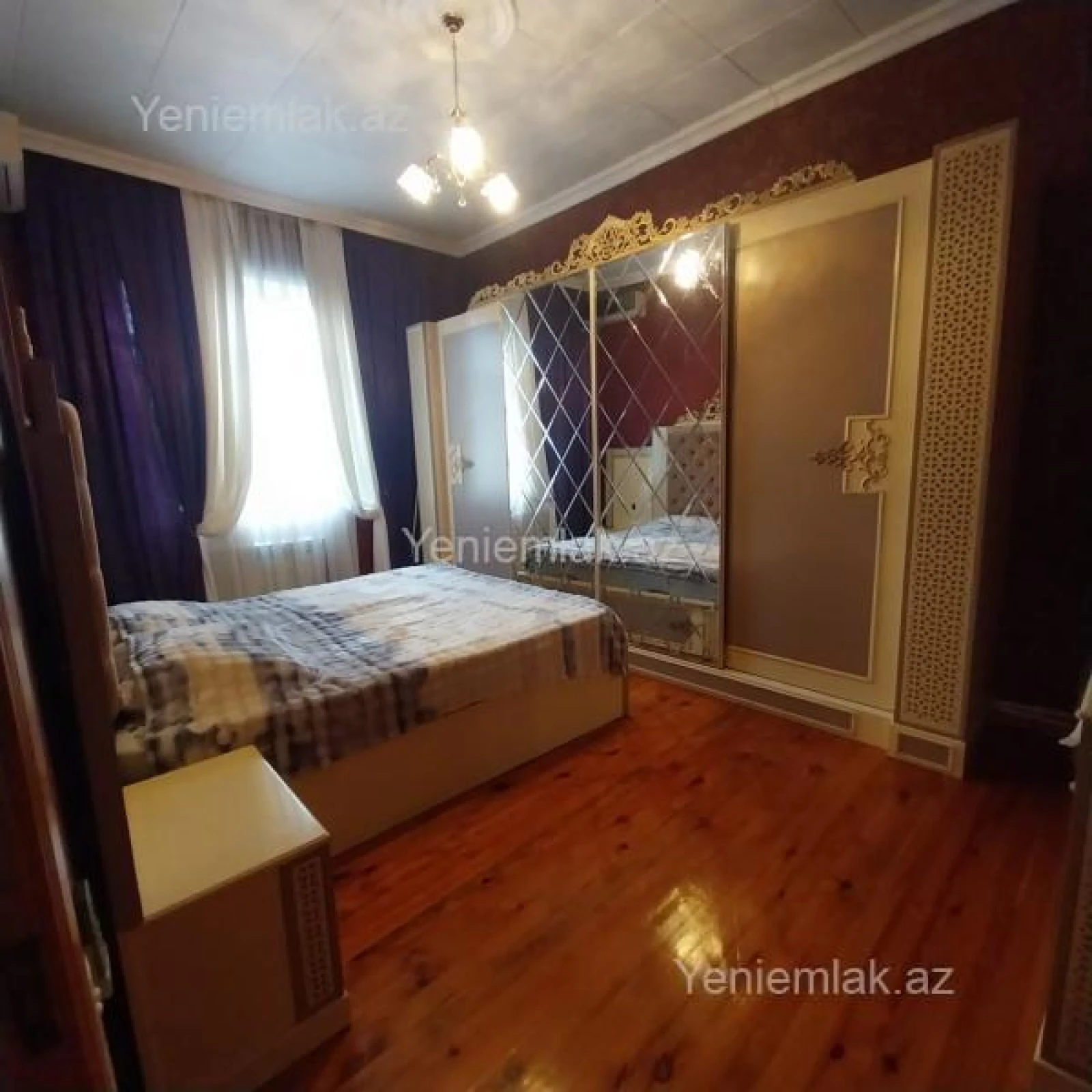 Satılır 4 otaqlı həyət evi 240 m²