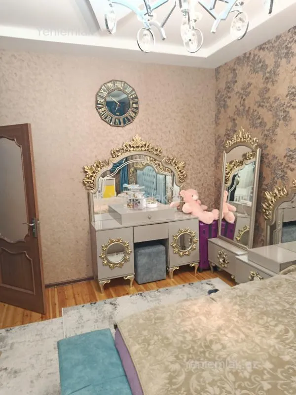 Satılır 6 otaqlı həyət evi 200 m²