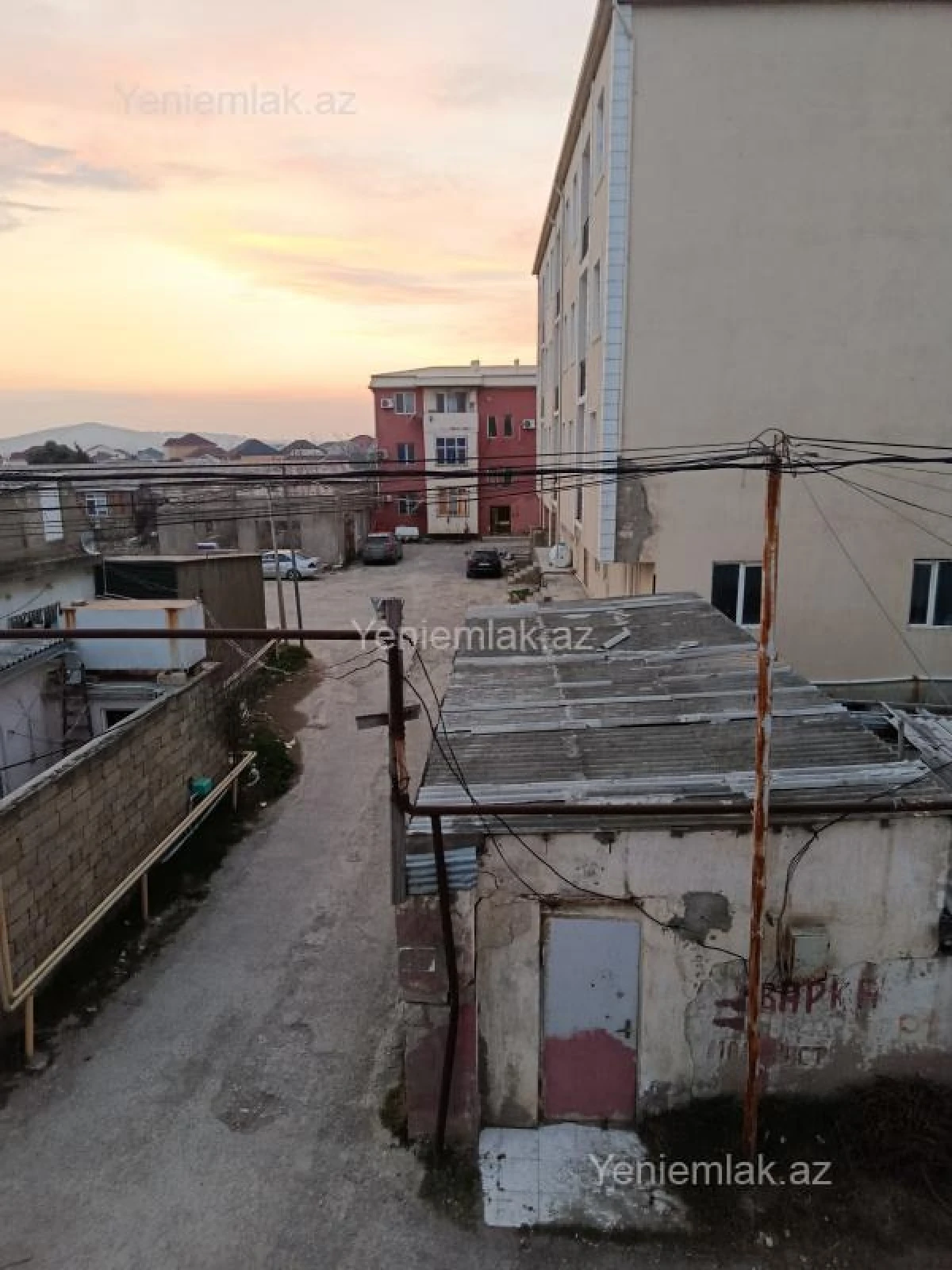 Satılır 6 otaqlı həyət evi 200 m²