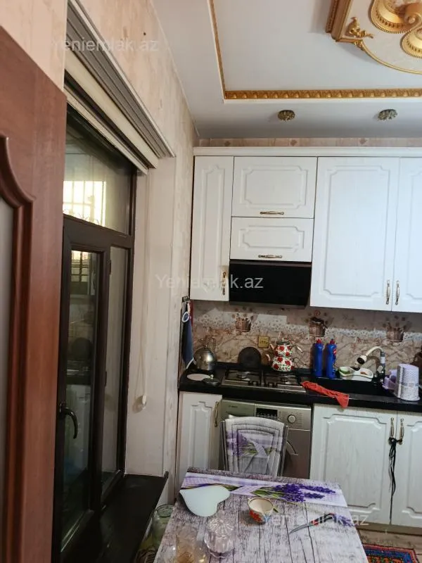 Satılır 6 otaqlı həyət evi 200 m²