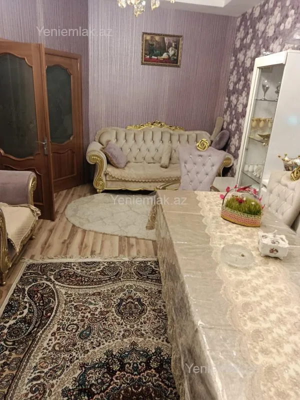 Satılır 6 otaqlı həyət evi 200 m²