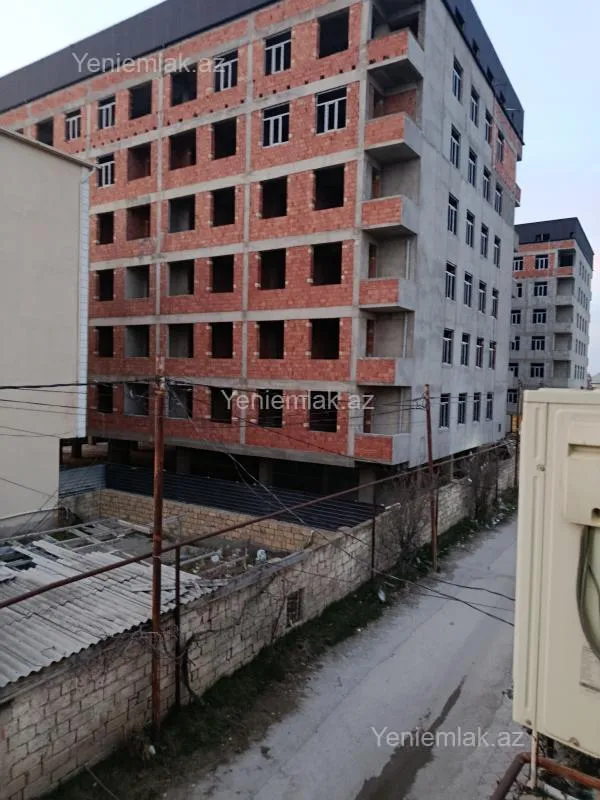 Satılır 6 otaqlı həyət evi 200 m²