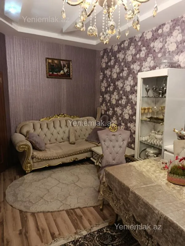 Satılır 6 otaqlı həyət evi 200 m²