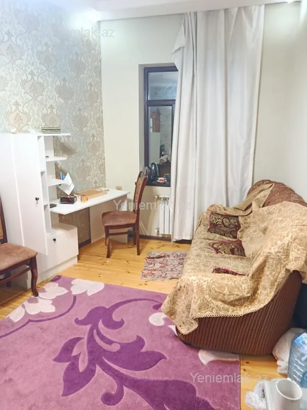 Satılır 6 otaqlı həyət evi 200 m²