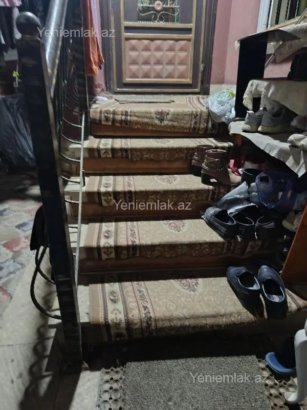 Satılır 6 otaqlı həyət evi 200 m²