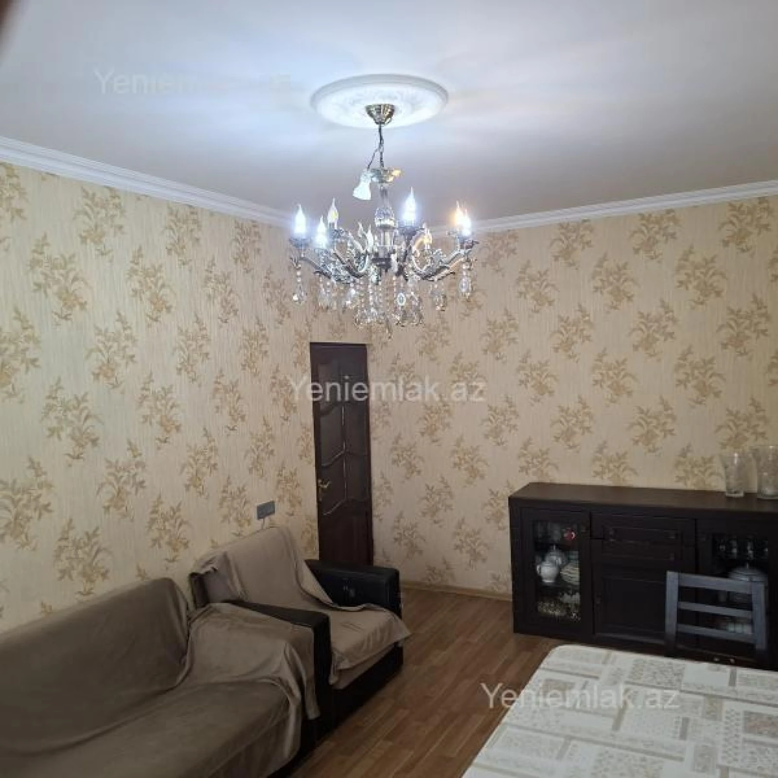 Satılır 4 otaqlı köhnə tikili 110 m²