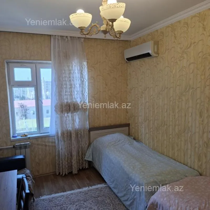 Satılır 4 otaqlı köhnə tikili 110 m²