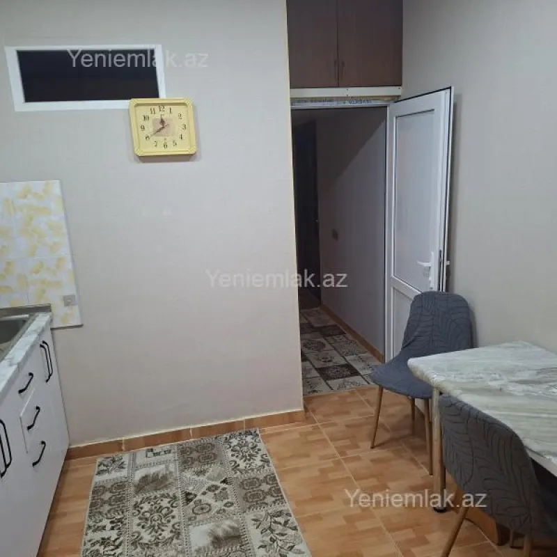 Satılır 4 otaqlı köhnə tikili 110 m²