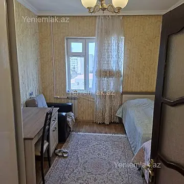 Satılır 4 otaqlı köhnə tikili 110 m²