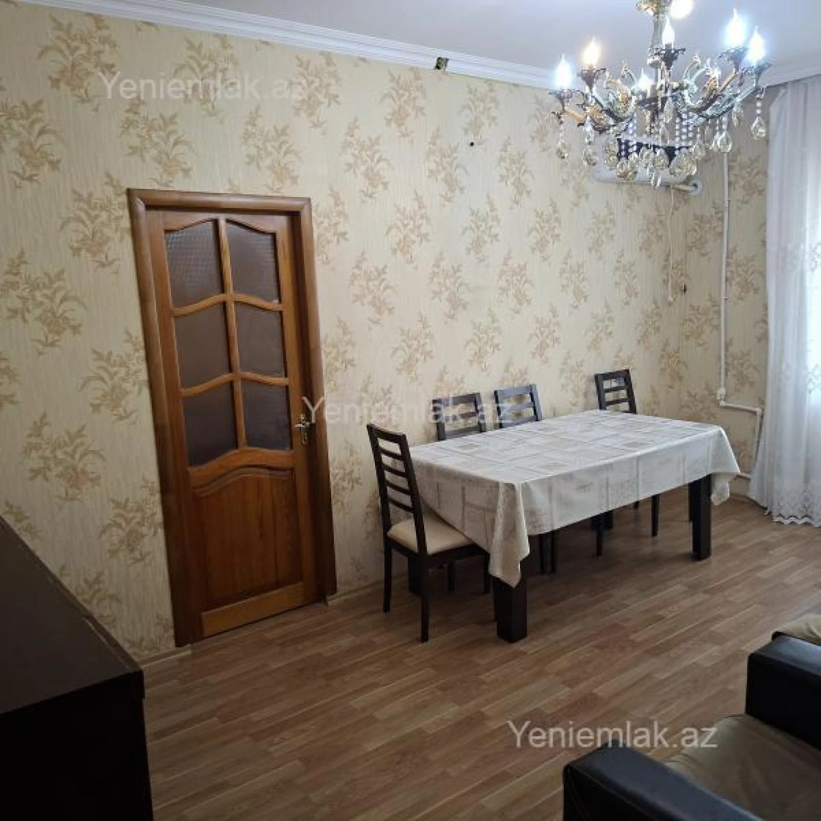 Satılır 4 otaqlı köhnə tikili 110 m²