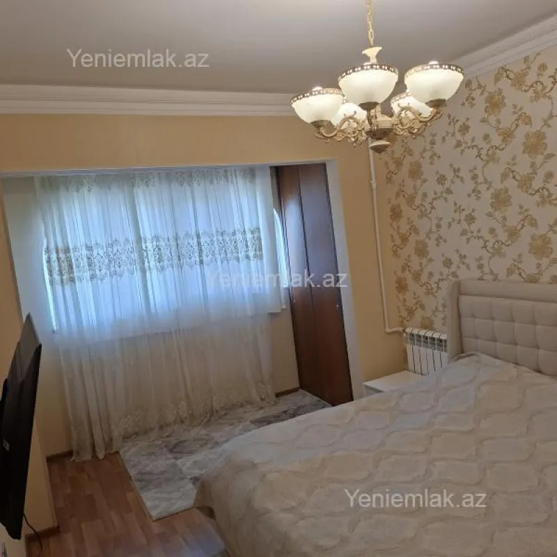 Satılır 4 otaqlı köhnə tikili 110 m²