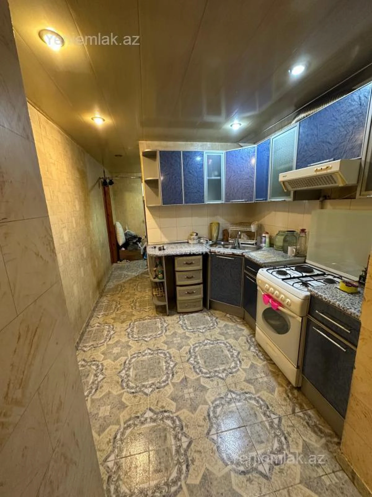 Satılır 2 otaqlı köhnə tikili 55 m²