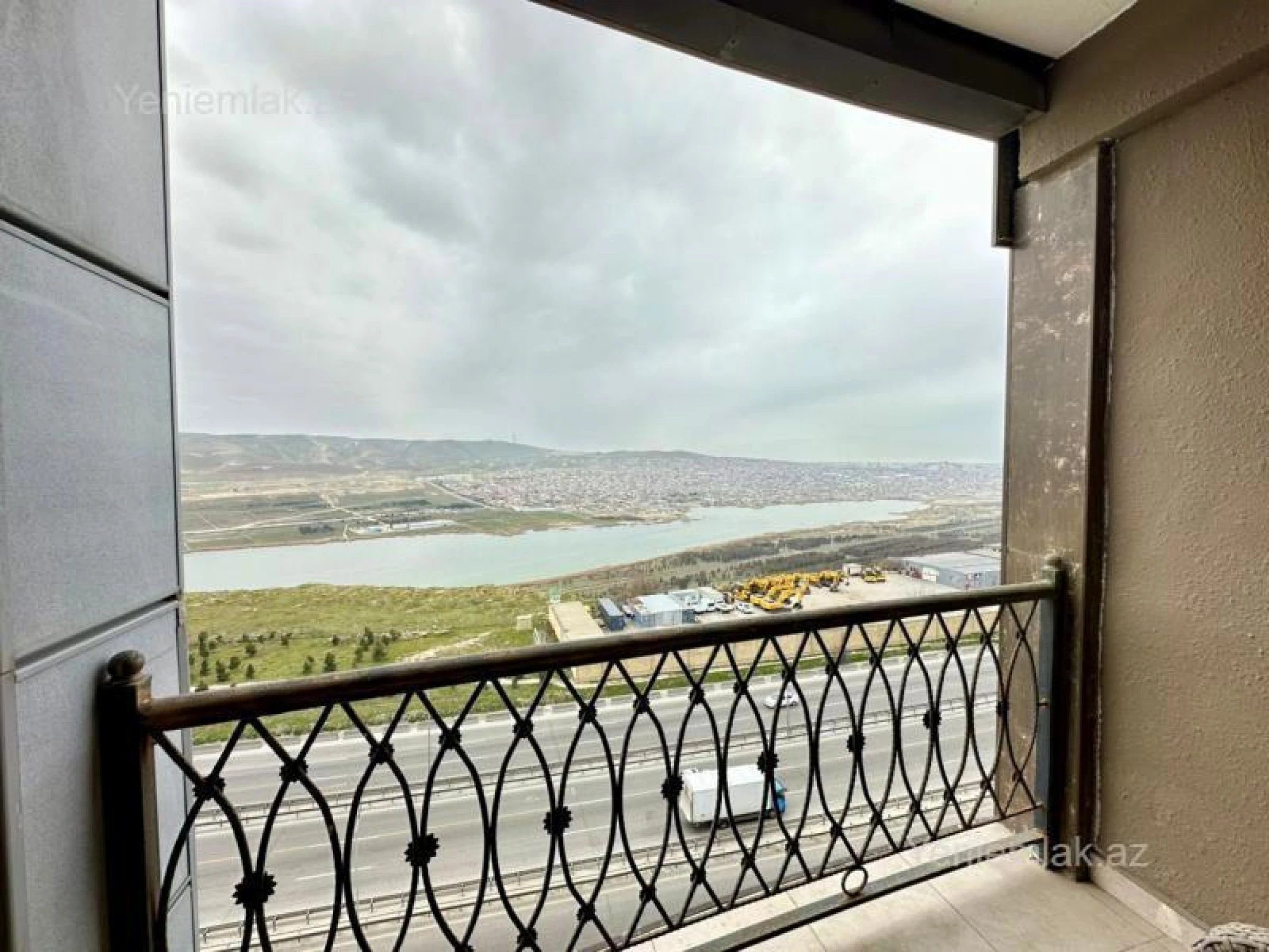 Satılır 3 otaqlı yeni tikili 127 m²