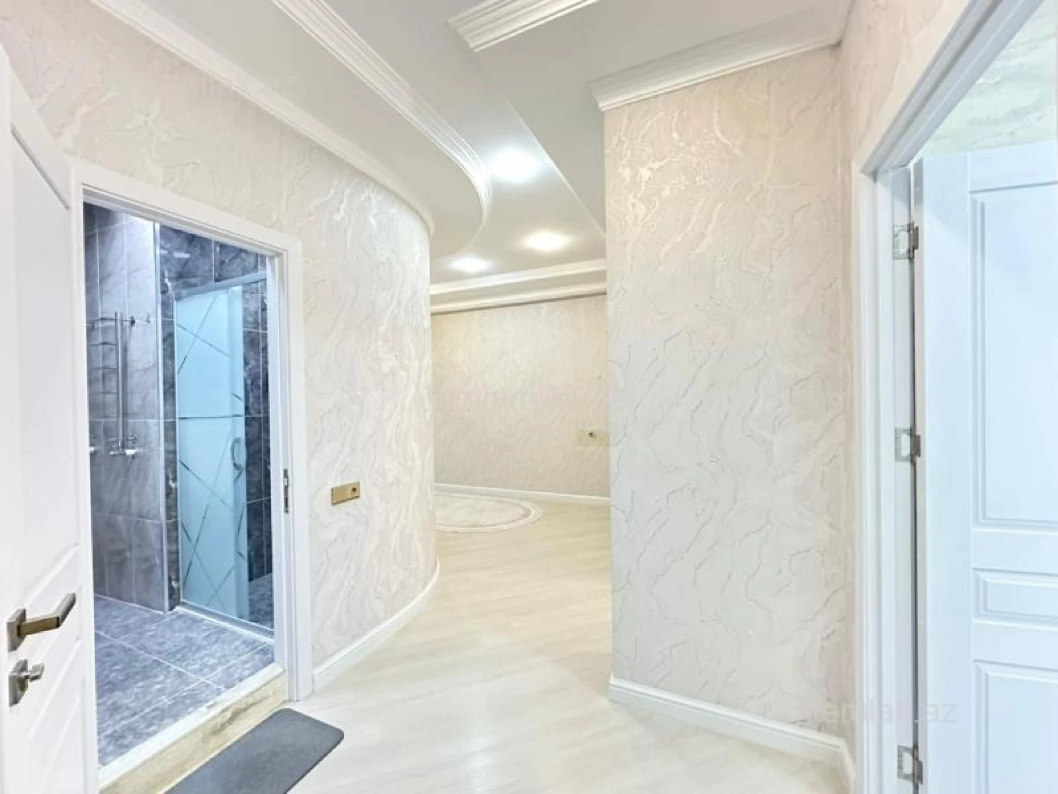 Satılır 3 otaqlı yeni tikili 127 m²