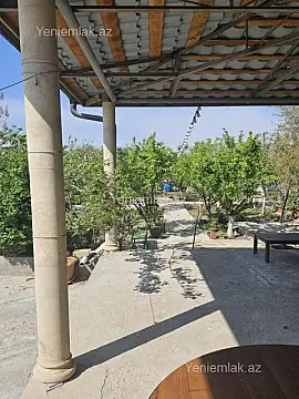 Satılır 5 otaqlı həyət evi 300 m²