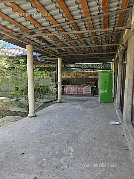 Satılır 5 otaqlı həyət evi 300 m²