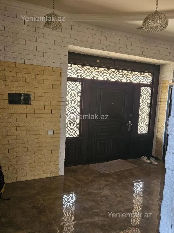 Satılır 5 otaqlı həyət evi 300 m²