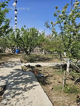 Satılır 5 otaqlı həyət evi 300 m²